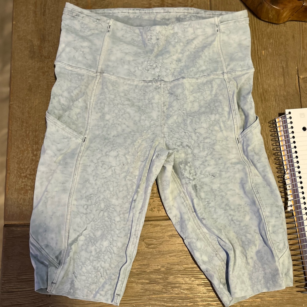 Lulu Lemon Size 8 Biker Shorts